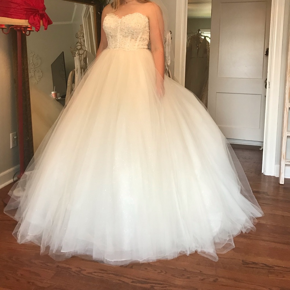Bridal gown